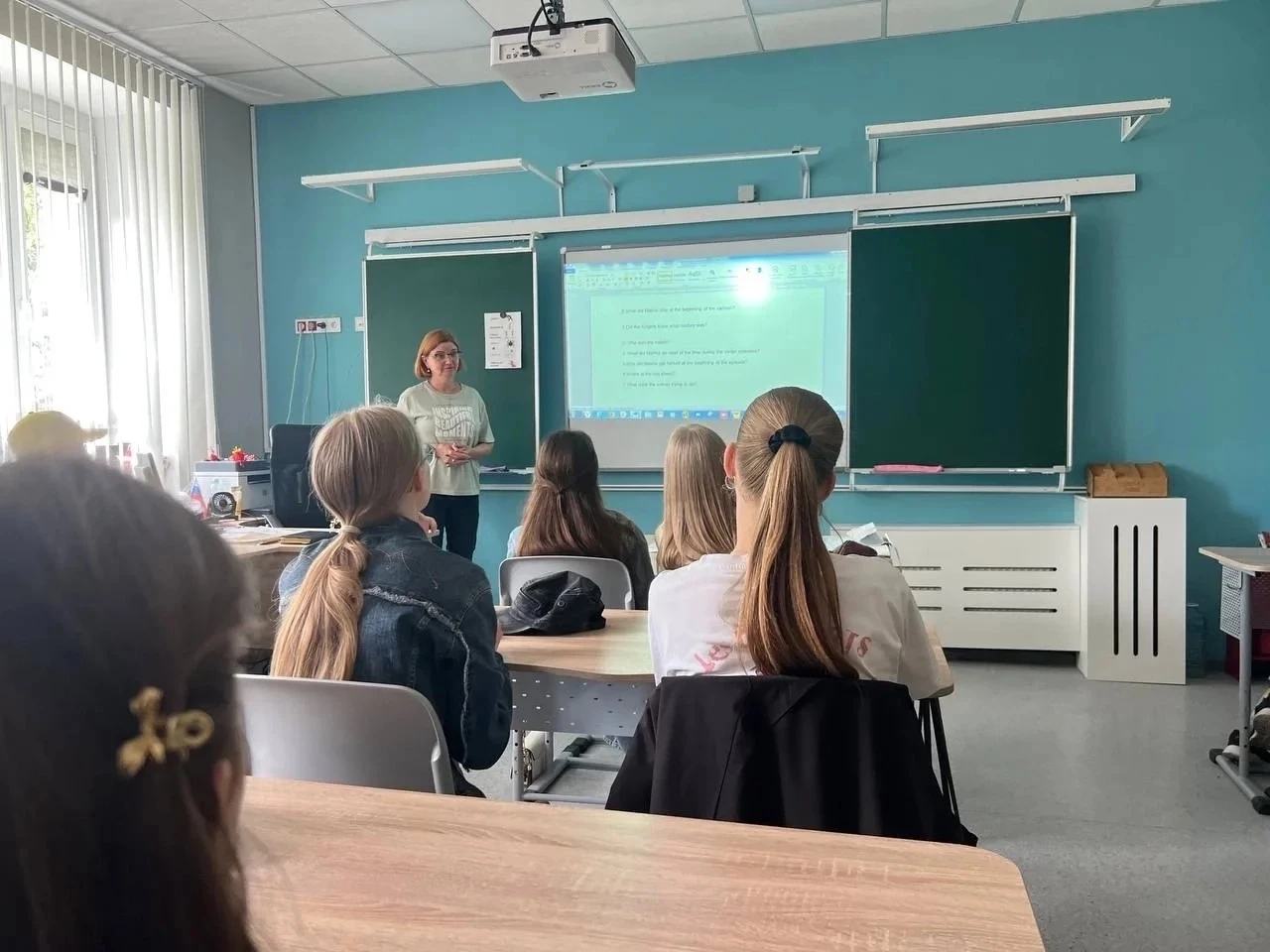 17 июня был в летнем лагере днём иностранных языков. Ребятам были предложены различные мероприятия. 