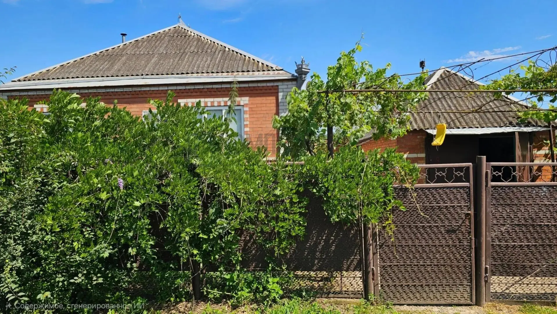 📍Дом с летней кухней, гаражом и баней на дровах 
 
🏡Дом 74,2 м2 (3 комнаты, кухня, коридор, прихож