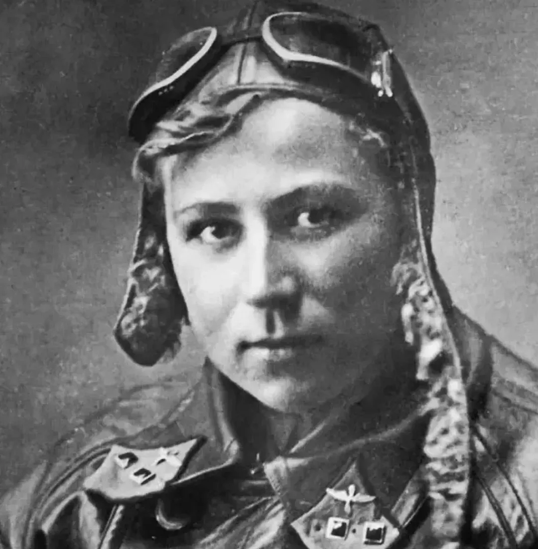 "Она родилась для авиации, как птица для полета". 110 лет со дня рождения Екатерины Зел...