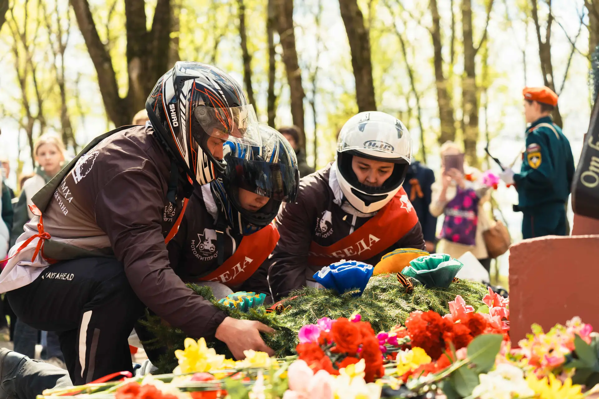 ⭐️ В Молочном отпраздновали День Победы!  В Комсомольском сквере прошло торжественное мероприятие, п