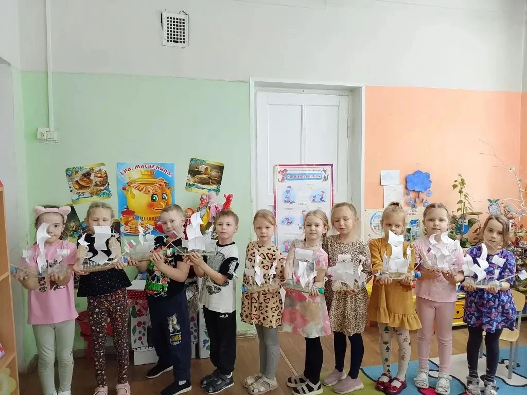 Поделка из бросового материала  " Русская флотилия! " Простой парусник изготовлен из пл...