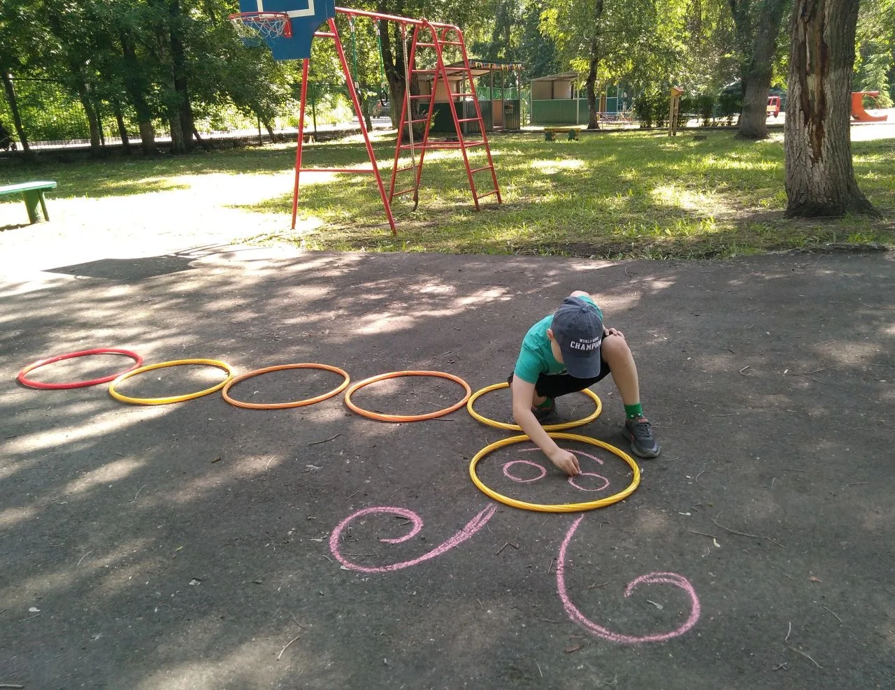В нашем детском саду прошел увлекательный и весёлый день, посвящённый игре в "Классики"! Классики-ст