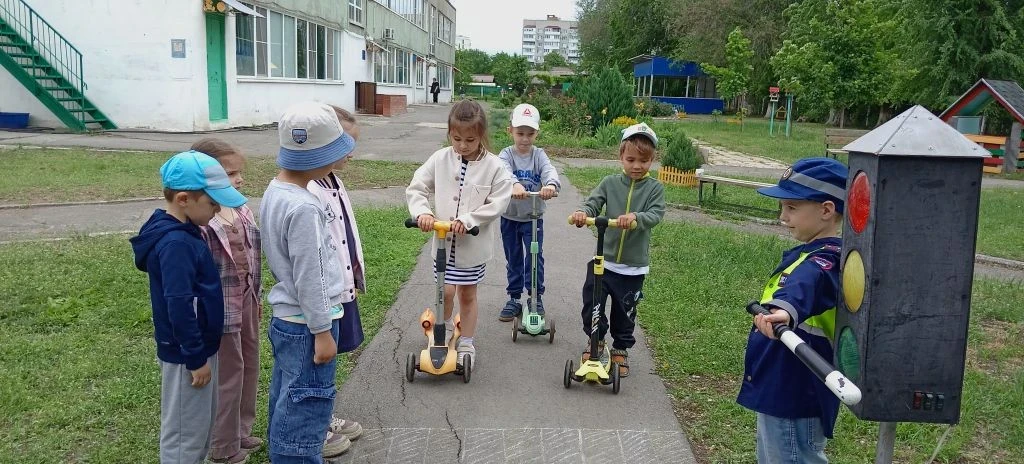 Ребята старшей группы участвуют в широкомасштабной профилактической акции "Внимание, де...