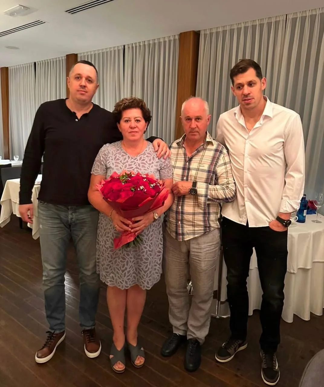 Евгений Малкин с братом и родителями ❤️