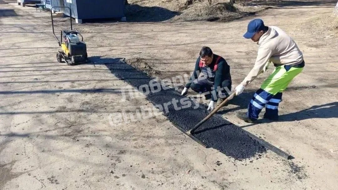 🤔В Малаховке дорожная служба «Любдор» трудится без выходных  За это время уже устранили 513 квадратн