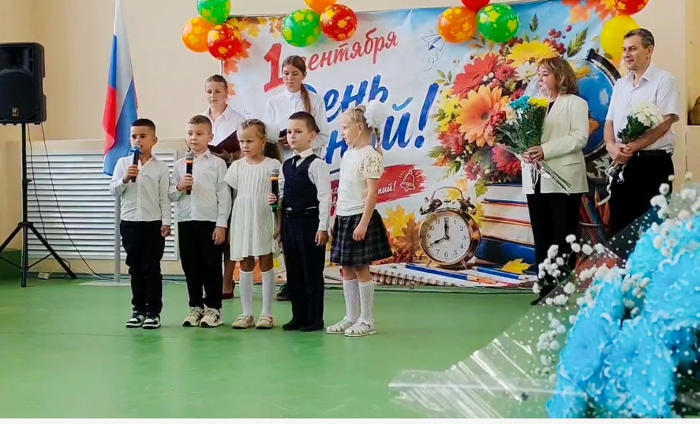 Сегодня, 1 сентября, на школьной линейке произошло очень трогательное событие: воспитан...