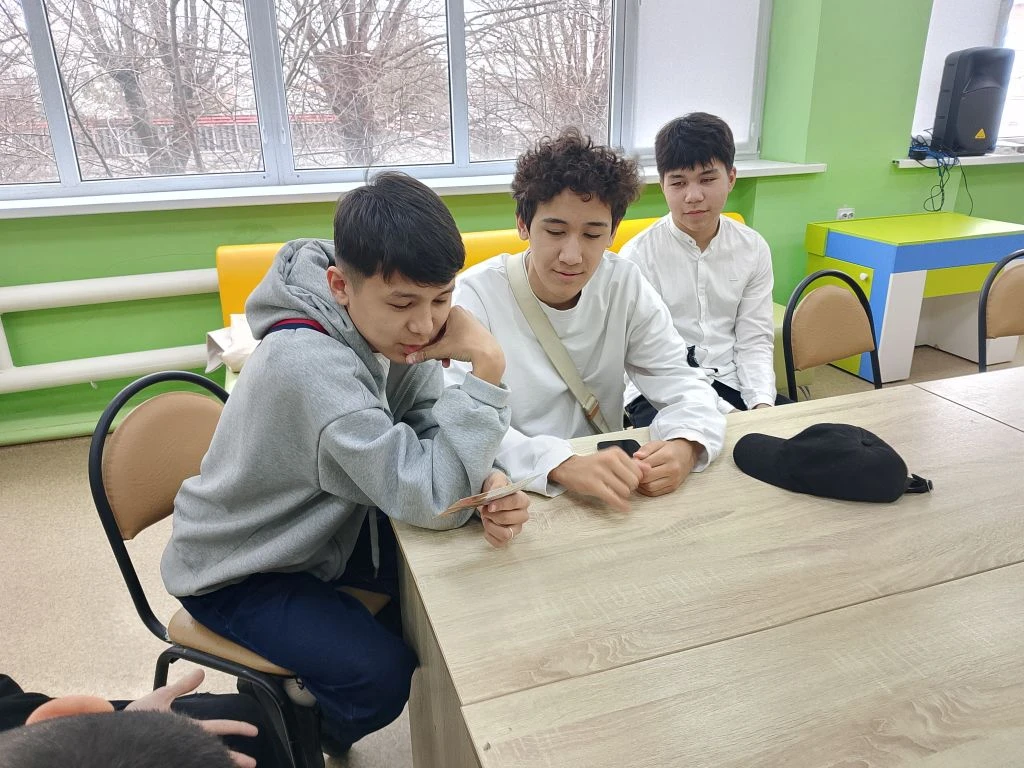 Володарский район объединил активную молодежь!  Наши ученики стали частью масштабного профилактическ