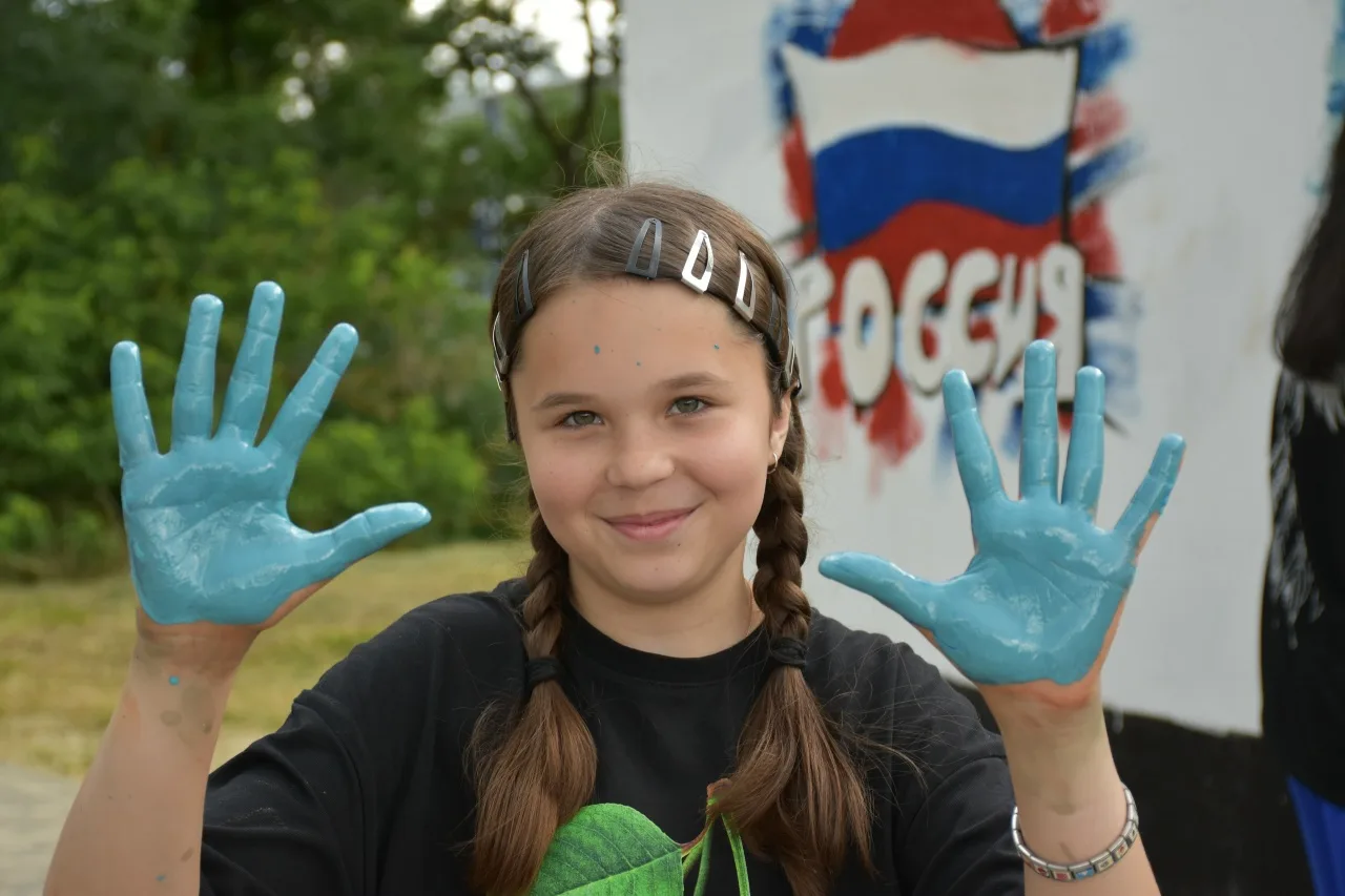 🎨 Граффити-битва на Набережной!

Сегодня здесь прошёл настоящий праздник творчества — конкурс графф