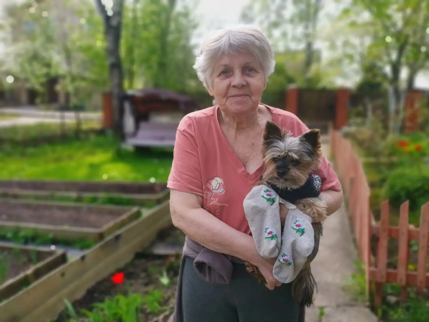 Внимание! Срочно! Нужна ваша помощь! Если вы видите эту бабушку, не теряя её из виду, с...