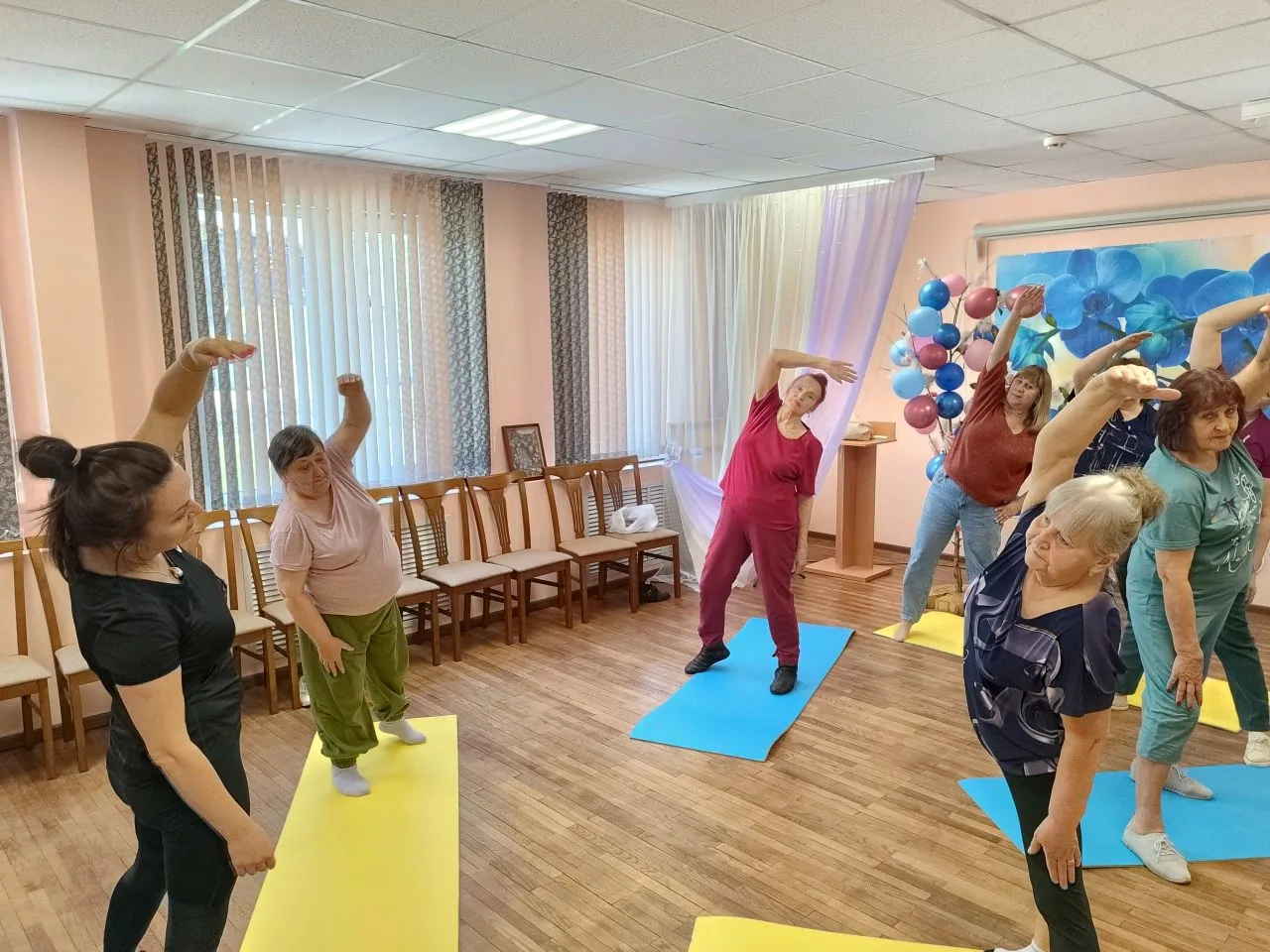 💫Йога для здоровья и хорошего настроения  🏡🧘В "Клубе золотого возраста" Монастырщинского комплексног