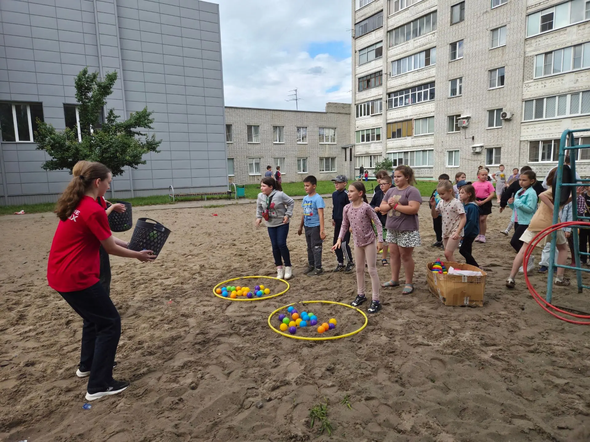 🤾‍♂️В Сеймском округе прошла акция «Молодежь - детям. Играющий двор». 16 июля сотрудни...