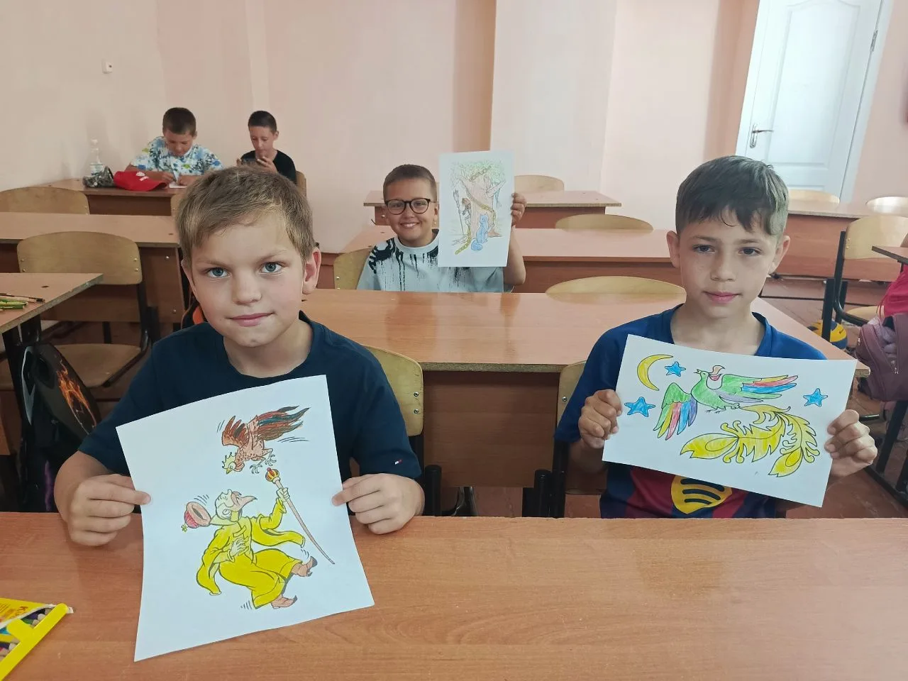 🎨🖼️Выставка рисунков «У Лукоморья!»

📚✨ 6 июня — День русского языка! Праздник, который напоминае
