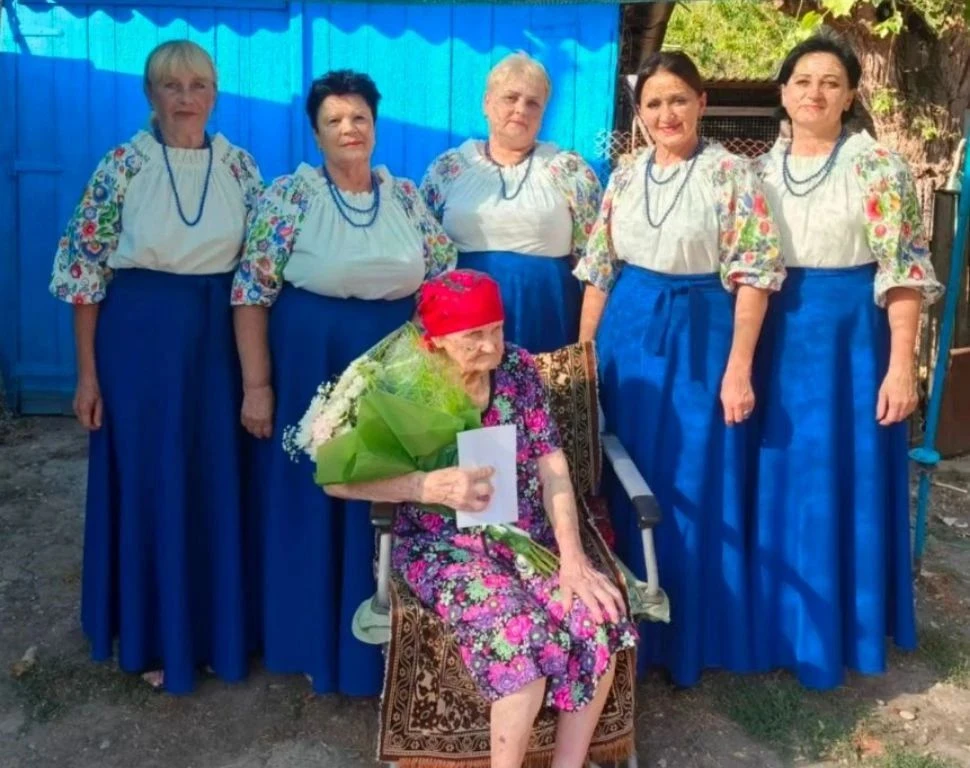 Свой 99-й день рождения отметила труженица тыла Александра Андреевна Слепынина из стани...