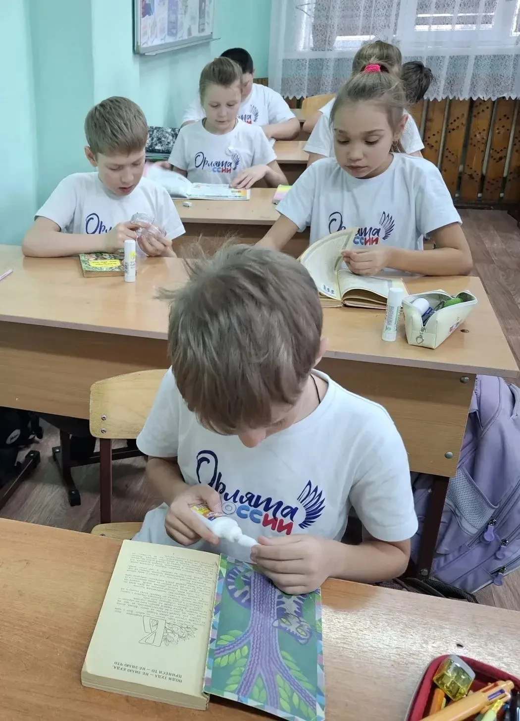 В Октябрьской школе продолжается реализация федеральной программы воспитания «Орлята России»!    Уча