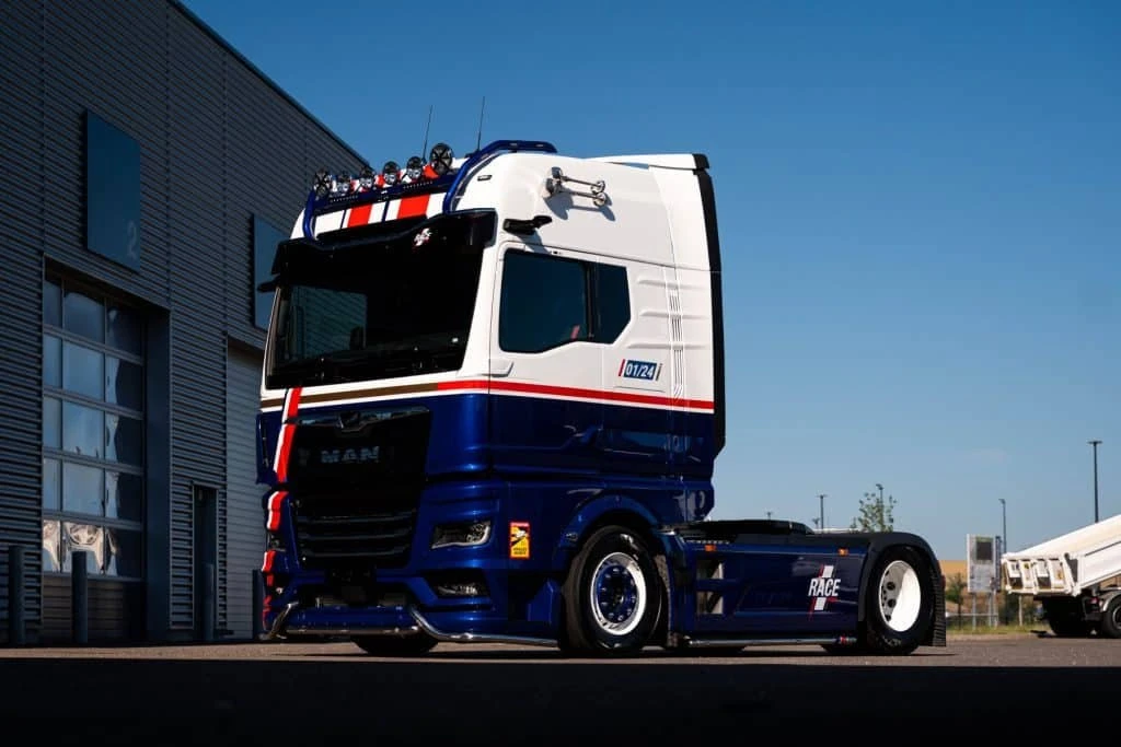 MAN выпустил 24 тягача TGX Race Power