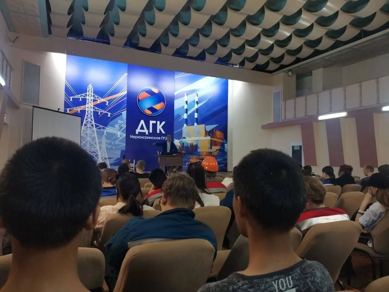🏭 Лето для ребят из студенческого отряда Южно-Якутского технологического колледжа - не только время