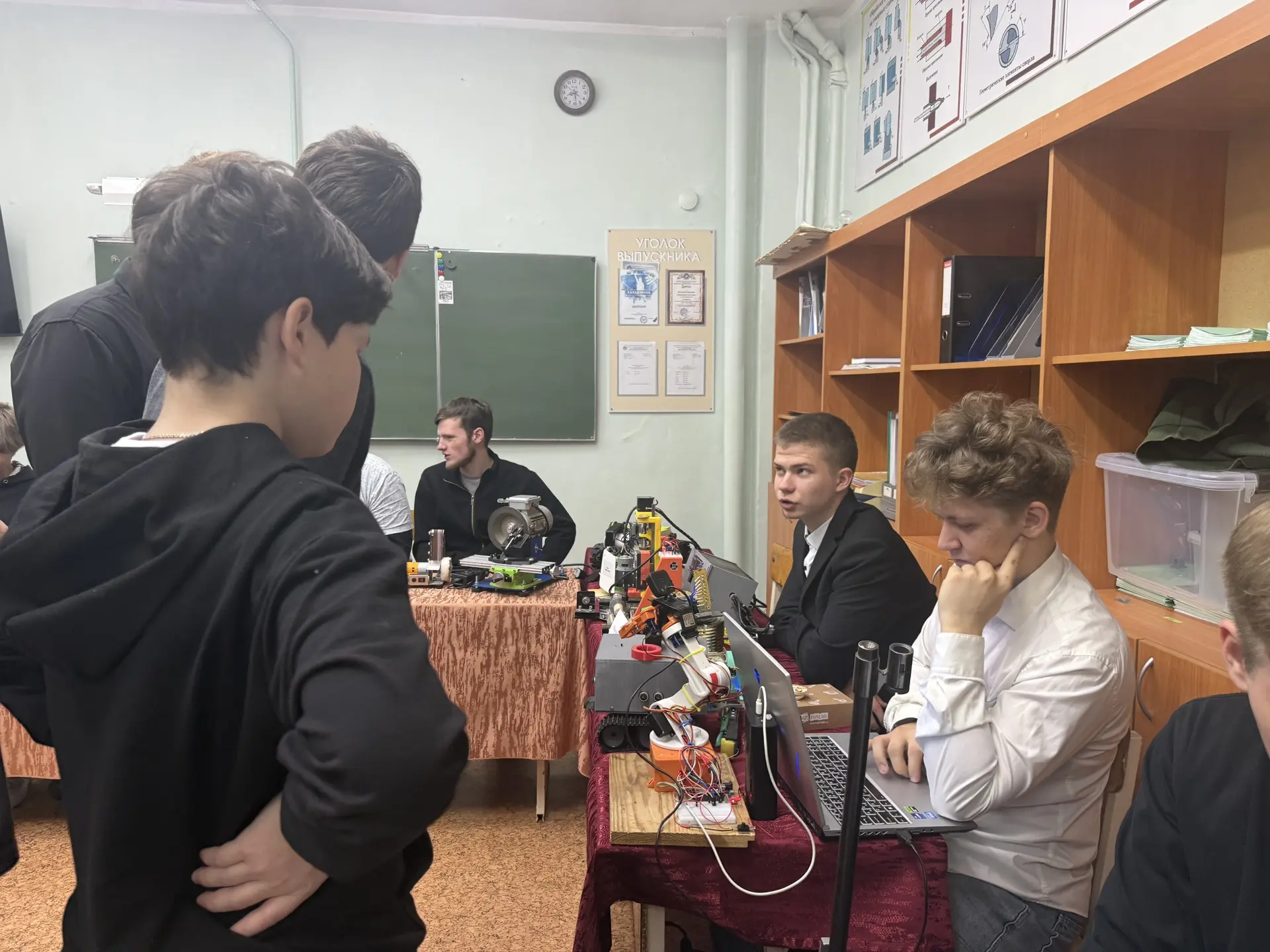 🎉 2 октября — День среднего профессионального образования!