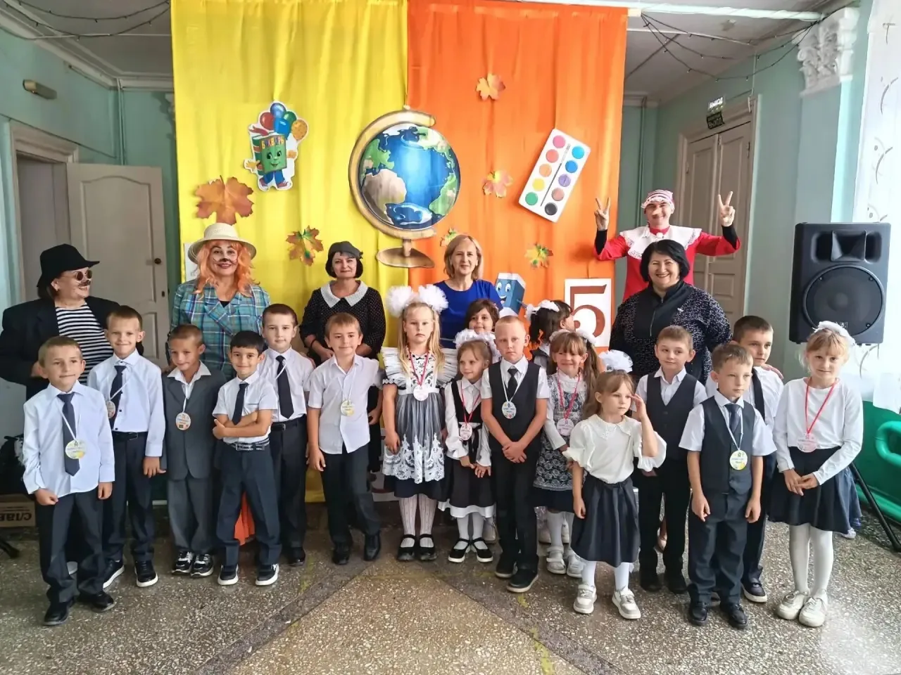 1 сентября,в первый  день осени, в Журавском Доме культуры царила особая атмосфера-звен...