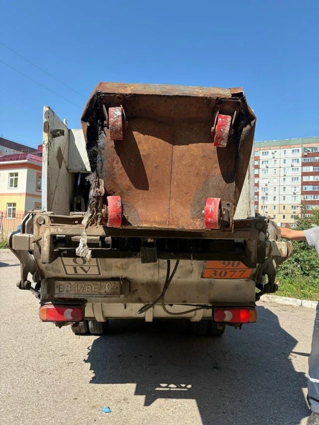 На мусор и вонь на контейнерной площадке возле дома пожаловалась жительница Стерлитамак...