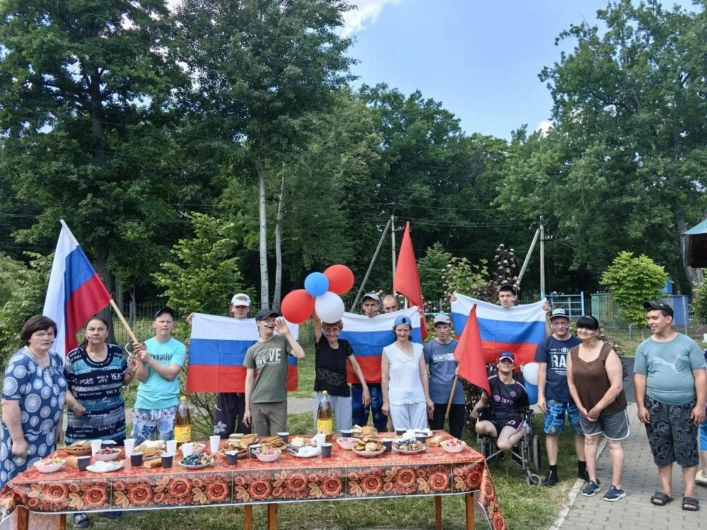 🇷🇺 Сегодня на территории Дома социального обслуживания "Уютный дом", в рамках нацпроекта "Семья" и
