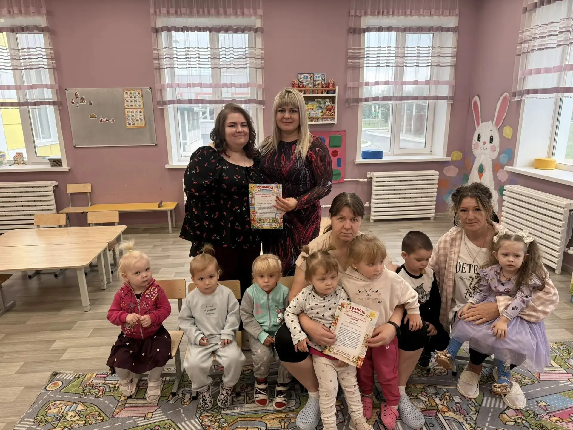 В преддверии праздника «Дня дошкольного работника»💐Малыши групп «Светлячки» и «Одуванч...