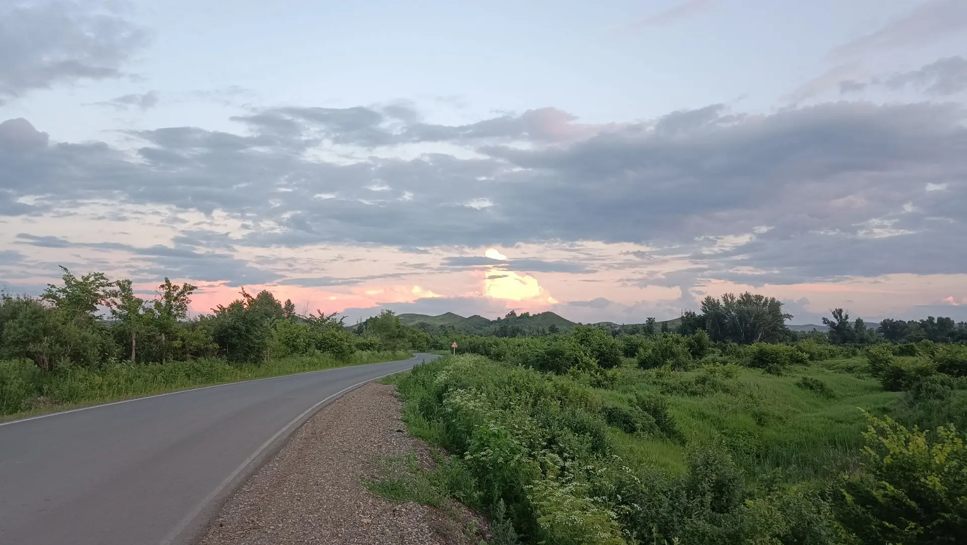 Понедельник прошёл — значит, мы на шаг ближе к выходным 😉

Завтра в Кувандыке ожидается небольшой д