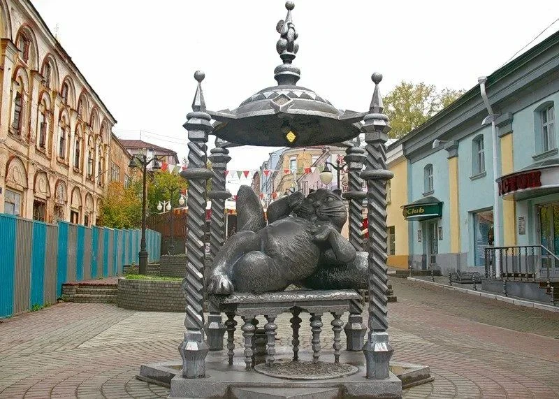 Кот Казанский Алабрыс: как памятник стал символом города 🐈