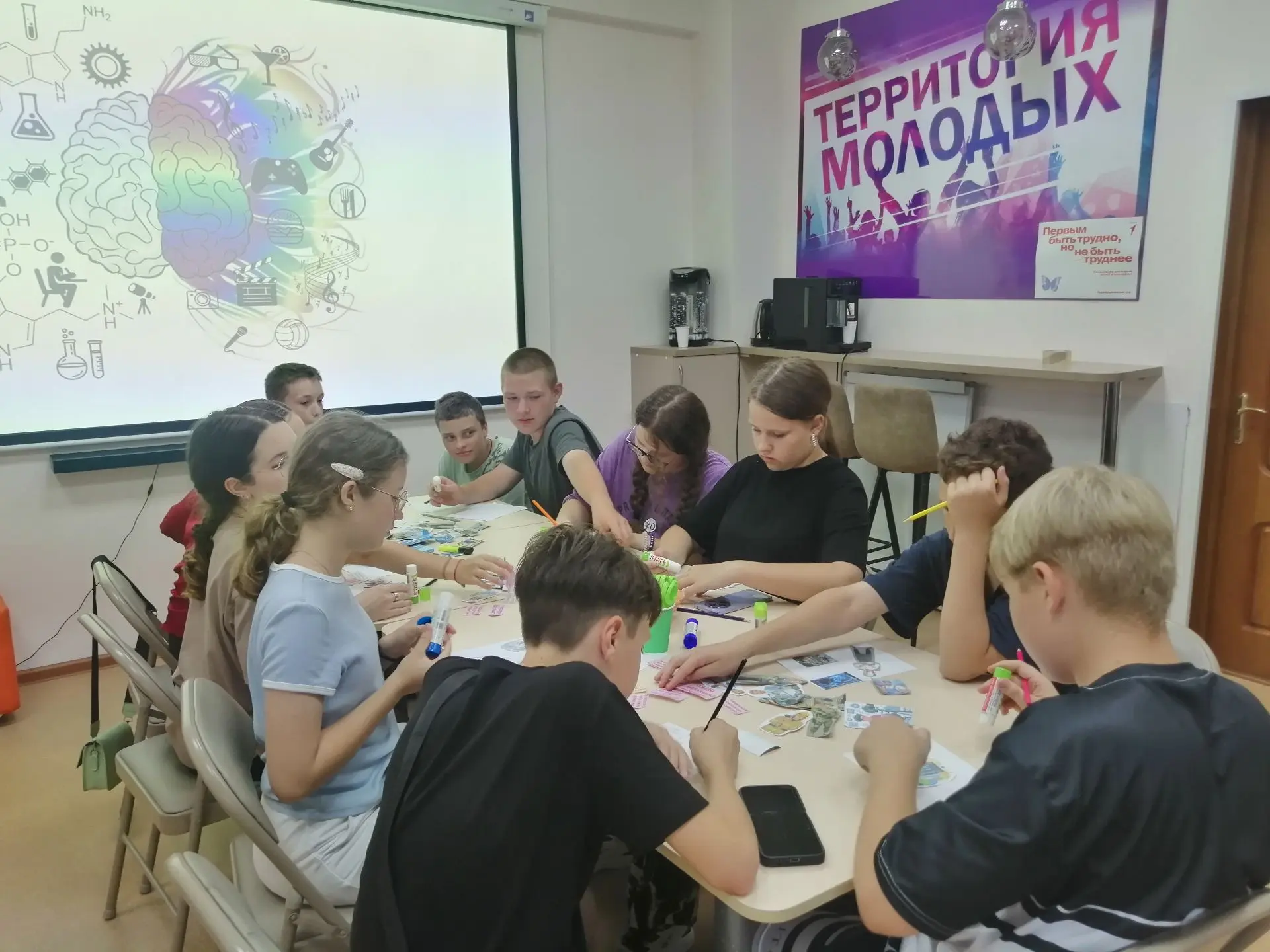 🤩 Казанская библиотека превратилась в настоящий центр профориентации для самых любознательных! Наш 