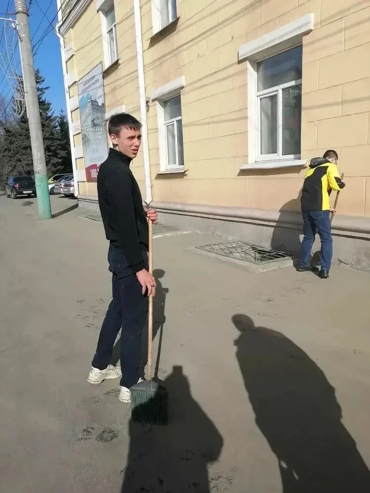 Традиционный весенний субботник! Для студентов ПТЖТ -филиала ПривГУПС субботник – это добрая и полез