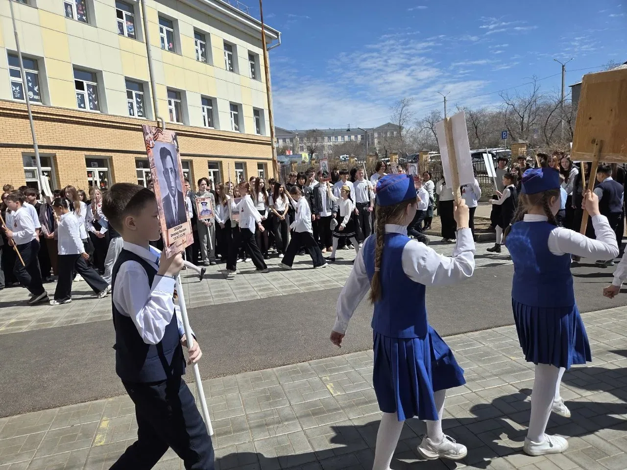 🌟Память, гордость, уважение: в школе прошёл митинг в честь 81-й годовщины Великой Победы🌟    81 год 