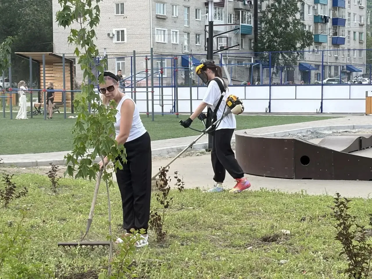🌿 Субботник в парке Геологов: забота о природе — общее дело!