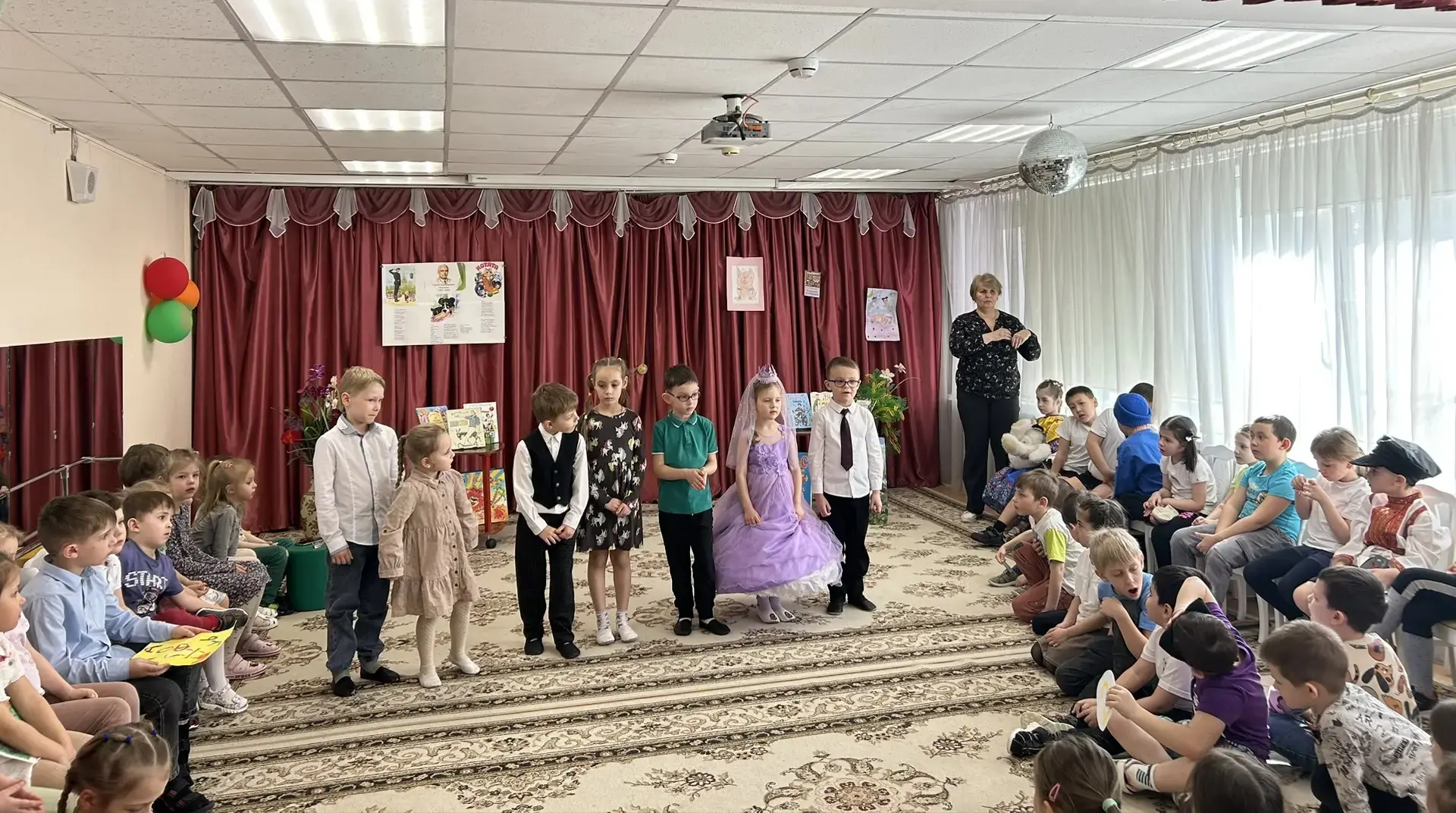 КОНКУРС ЧТЕЦОВ 📚  «А что у вас?» ✨  В стране веселого детства: в дошкольных группах на ул. Радужной,