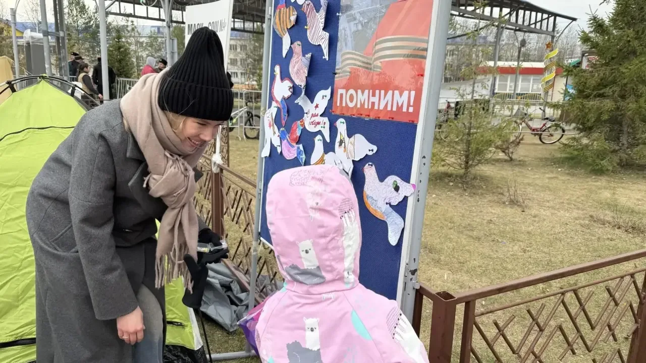 Взрослые и маленькие мегионцы вместе с нами рисовали голубей,  тренировались в сборке и разборке авт