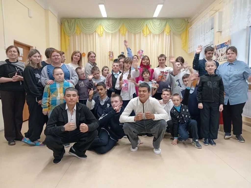 🤩13 мая Кировградскую школу-интернат посетила Машенька с праздничной программой "А впе...