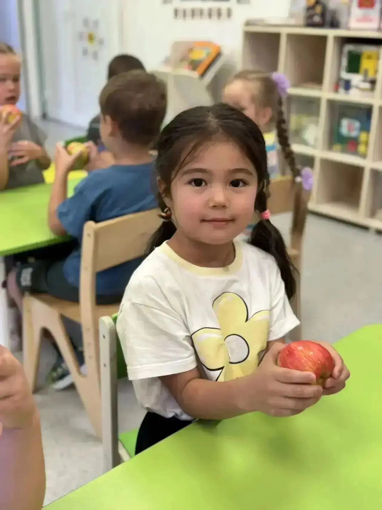 «Яблочная эстафета» в группе «Мечтатели» 🍏