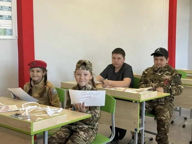 ♻«Миллион добрых юнармейских дел»   В преддверии празднования Великой Победы юнармейцы Дома Юнармии 