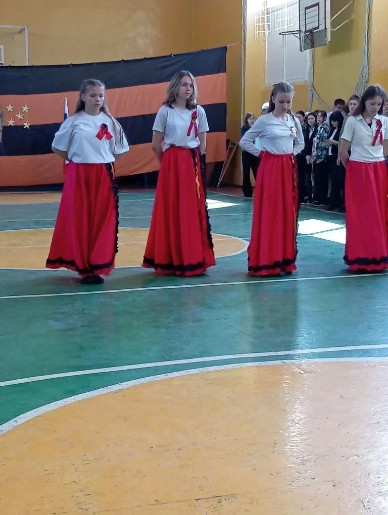 Юные герои Ждановки: Сердца полные памяти  Средняя школа № 2 города Ждановки стала местом, где честв