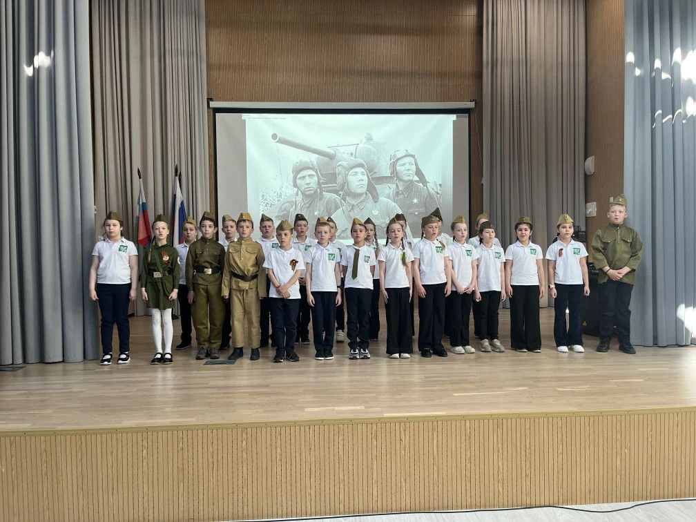 🎗️ Торжественное открытие учебной недели в нашей школе!🎗️  Сегодня старт новой учебной недели дали с