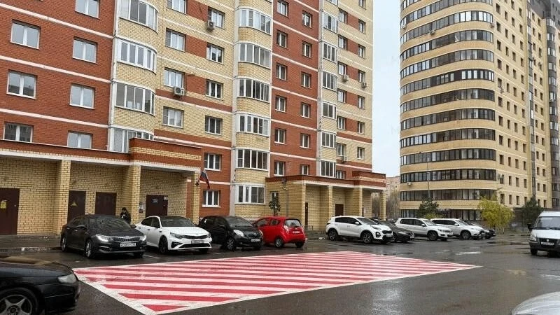 Во дворах многоквартирных домов в МО выделят (mosreg.ru/sobytiya/n...) места для пожарн...