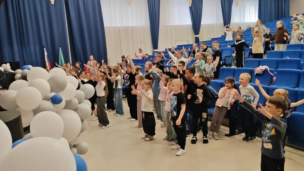 🎉 Первый день смены в лагере «Алые паруса»