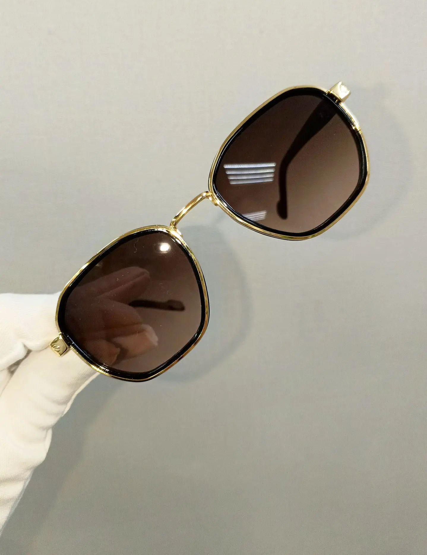 🕶️1400₽. Проверенная временем моделька унисекс (в золоте). Подойдёт для небольшого лица, тем у кого