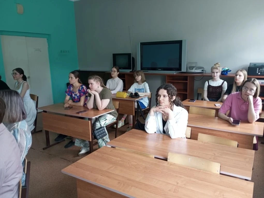 Продолжаем сдавать Государственные экзамены. Теоретики, браво! Одни пятёрки по музыкаль...