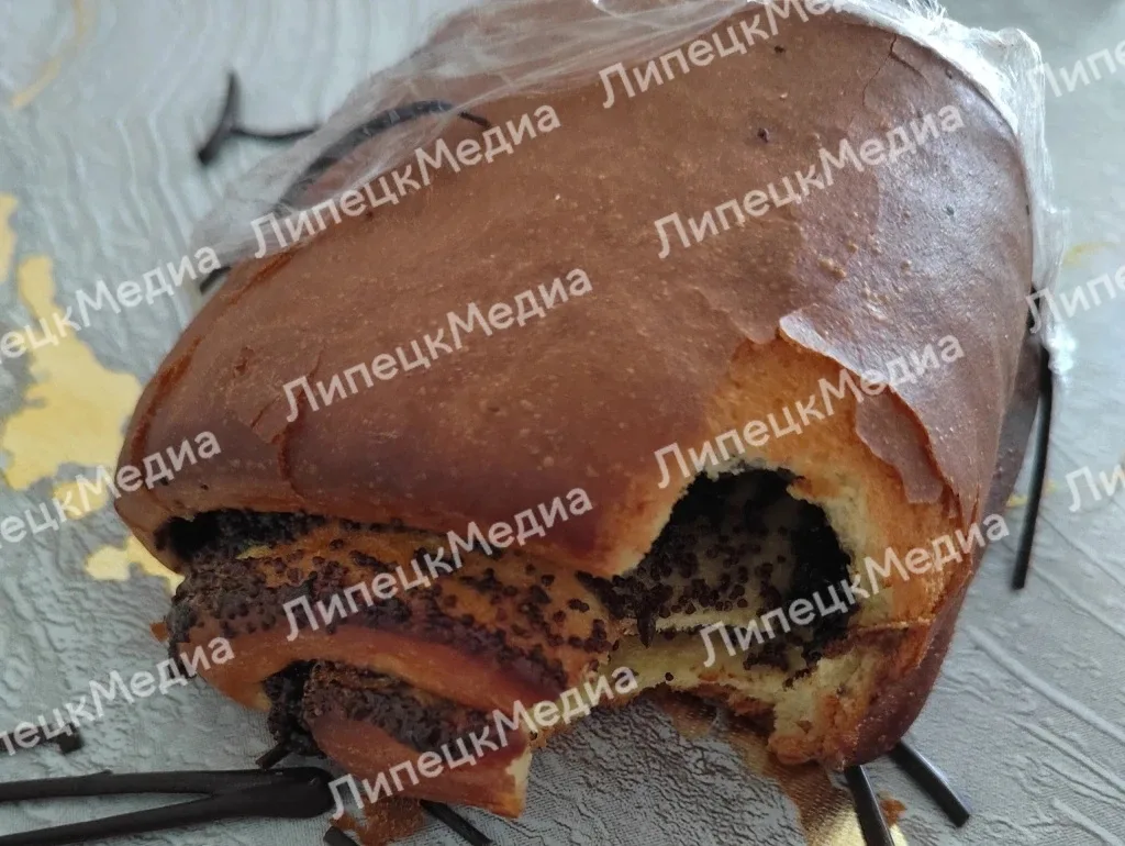 😳 Таракан оказался в рулетике с маком, который купила липчанка