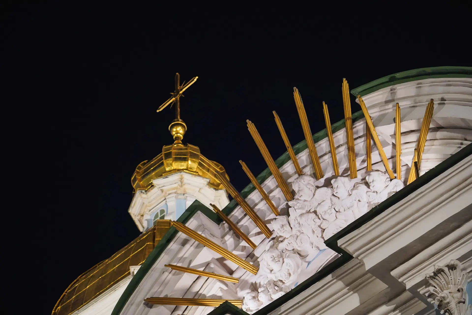 Продолжаем системно развивать наружное освещение в Санкт-Петербурге.  За первые три месяца года введ