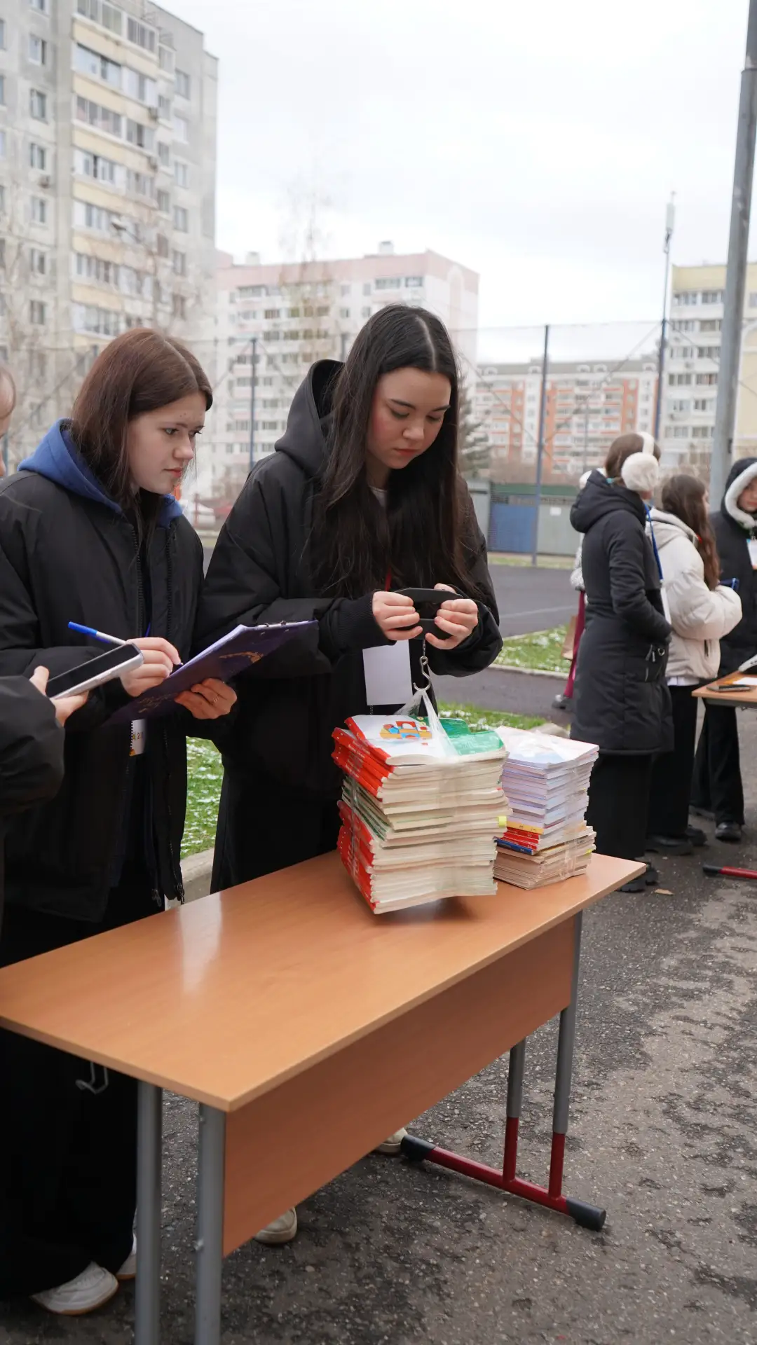 🎉 Спасибо всем участникам акции «Бумажный бум»! 🌍♻️  Сегодня наша школа вновь присоединилась к сбору