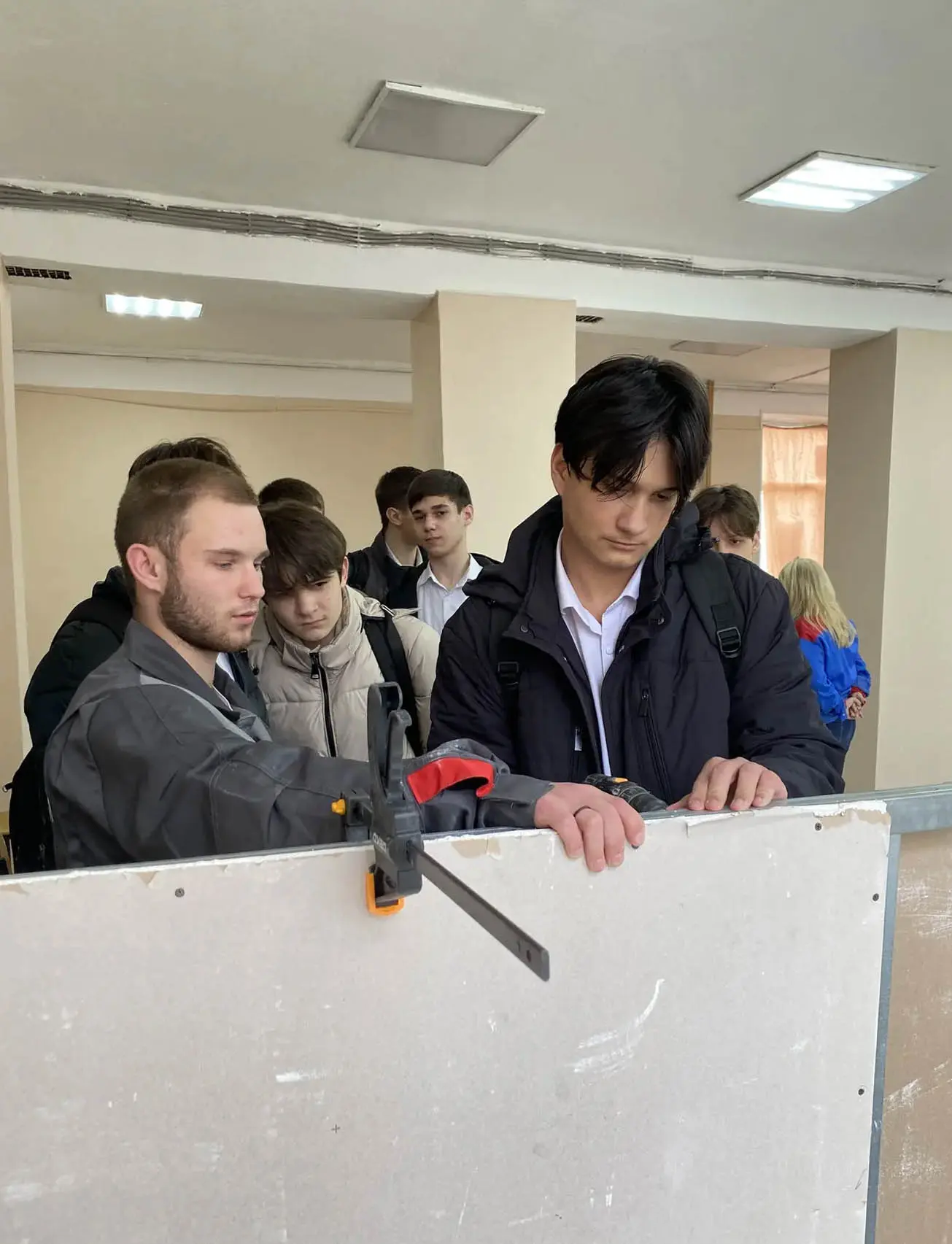 🏫 В рамках профориентационной работы учащиеся школ города Ейска посетили отделение сельского хозяйст