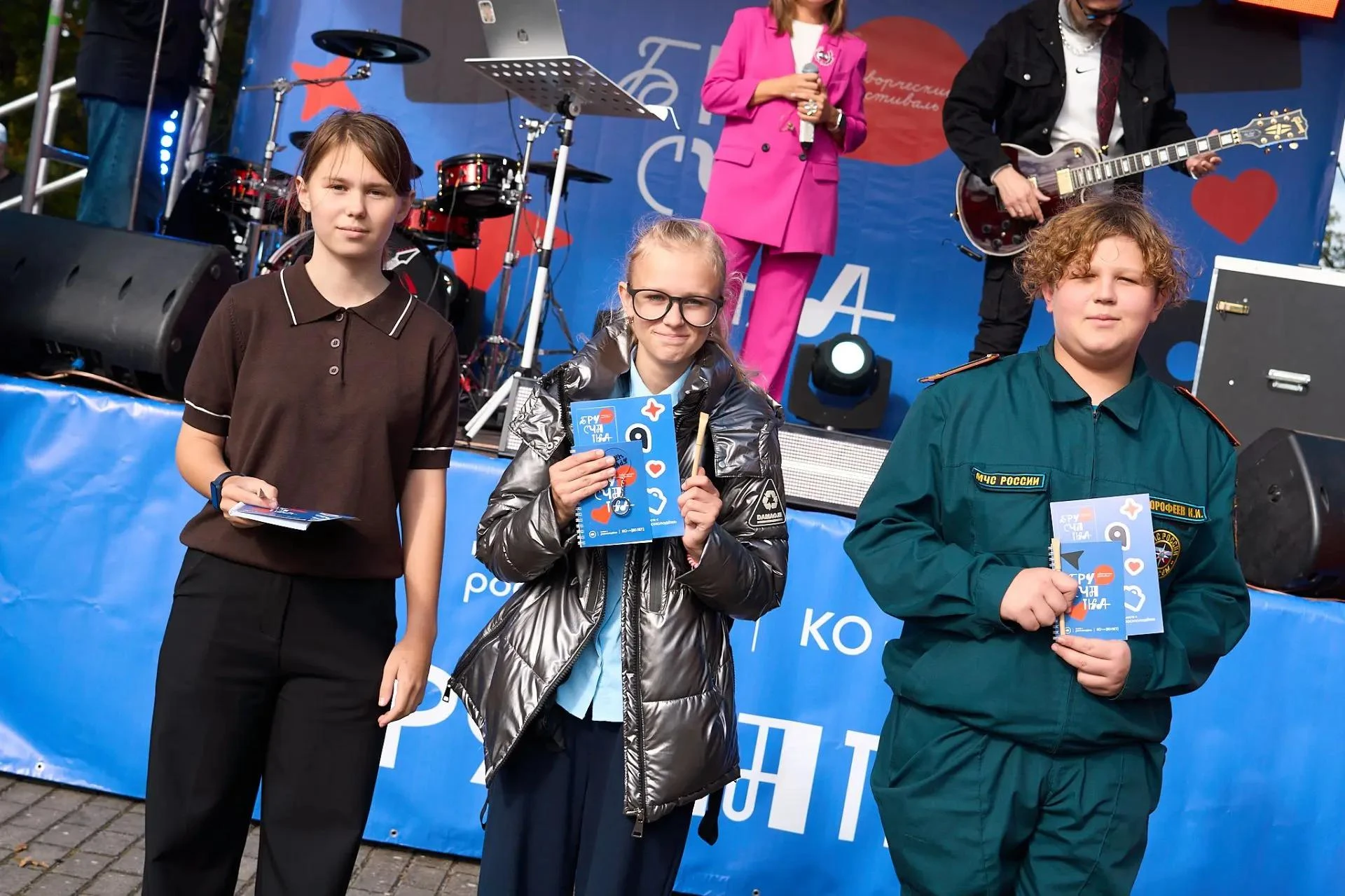 В сентябре молодежь нашей школы приняла участие в молодёжном фестивале «Брусчатка». Про...