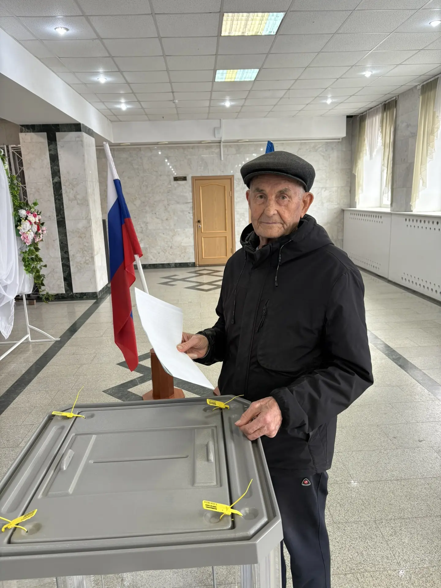 🗳️ Өлкән быуын вәкилдәре тауыш бирә