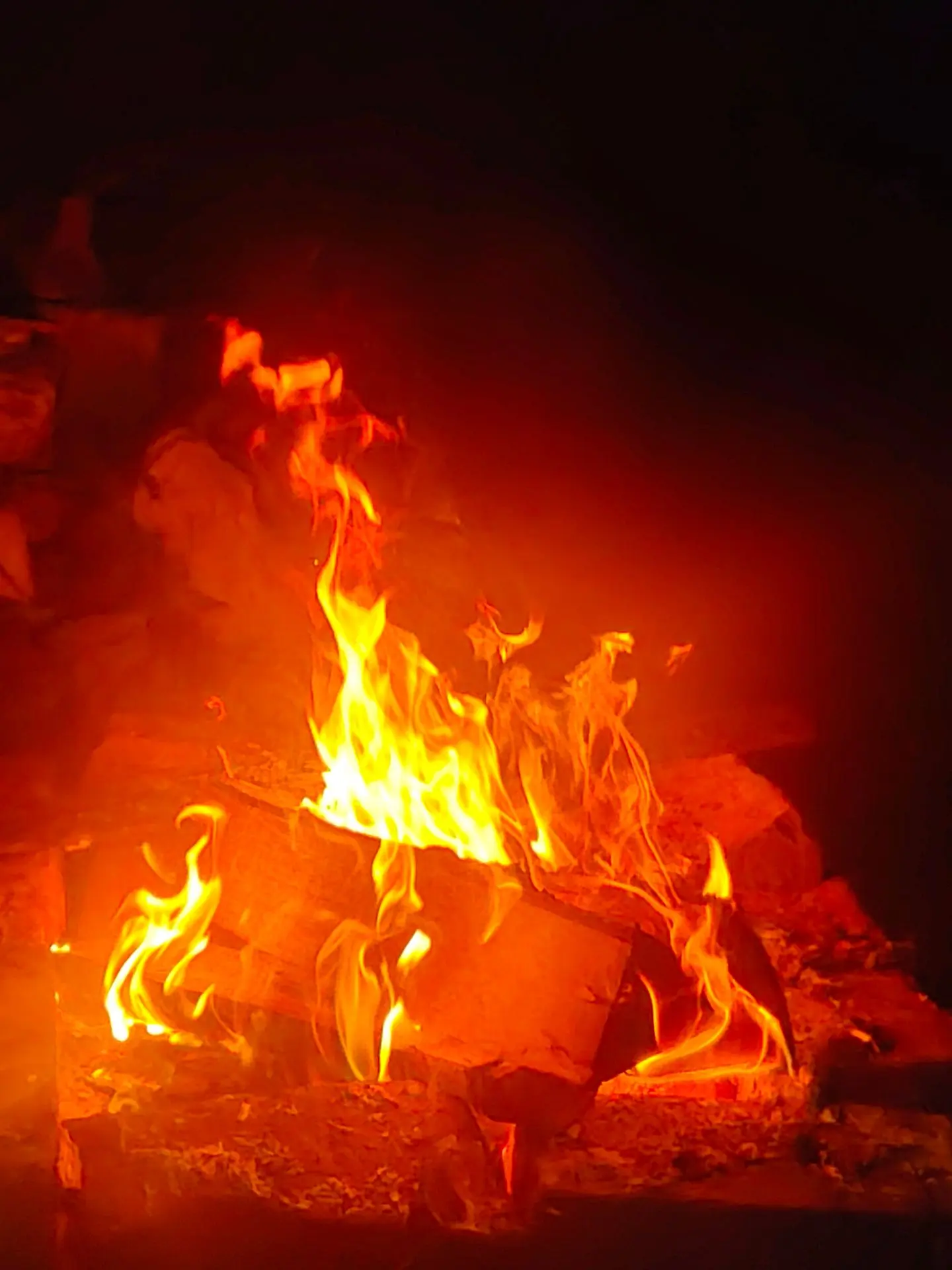 Сентябрь. Ночь. Костёр. 🌕💛🔥