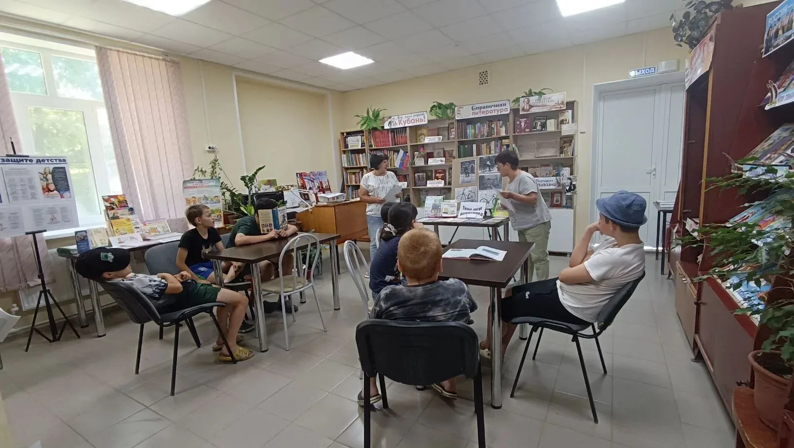 18 июня в клубе хутора Красная Батарея работники культуры и библиотеки провели познавательно-игровой